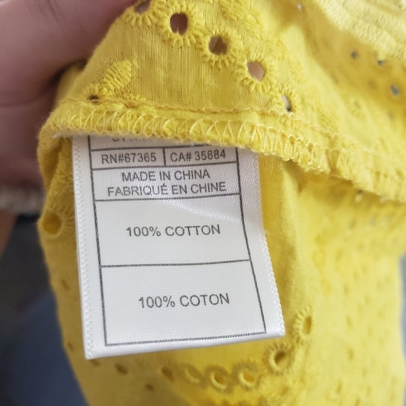 Cupcakes and Cashmere Yellow Eyelet Lace Blouse XS - Picture 7 of 7
